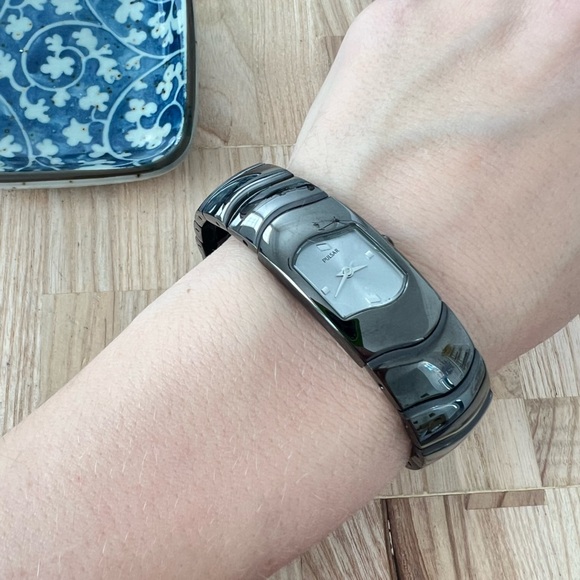 Pulsar Accessories - Rare Pulsar ladies gunmetal gray bracelet dress watch NEW BATTERY